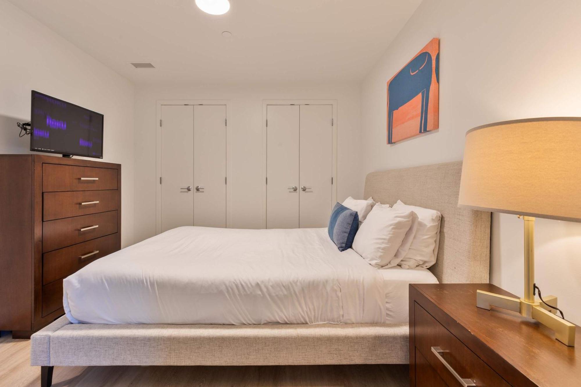 Gorgeous With Kitchen With Gym Apartment